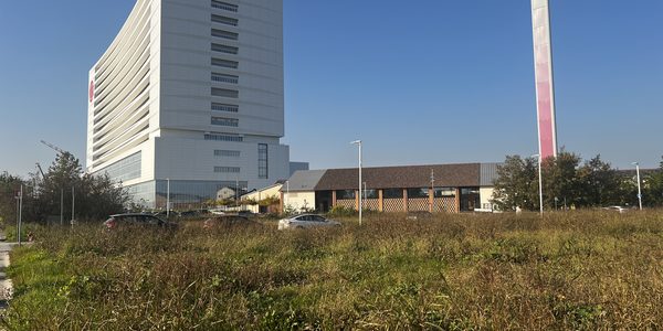 Area del Parco MIND con le torri di Milano sullo sfondo
